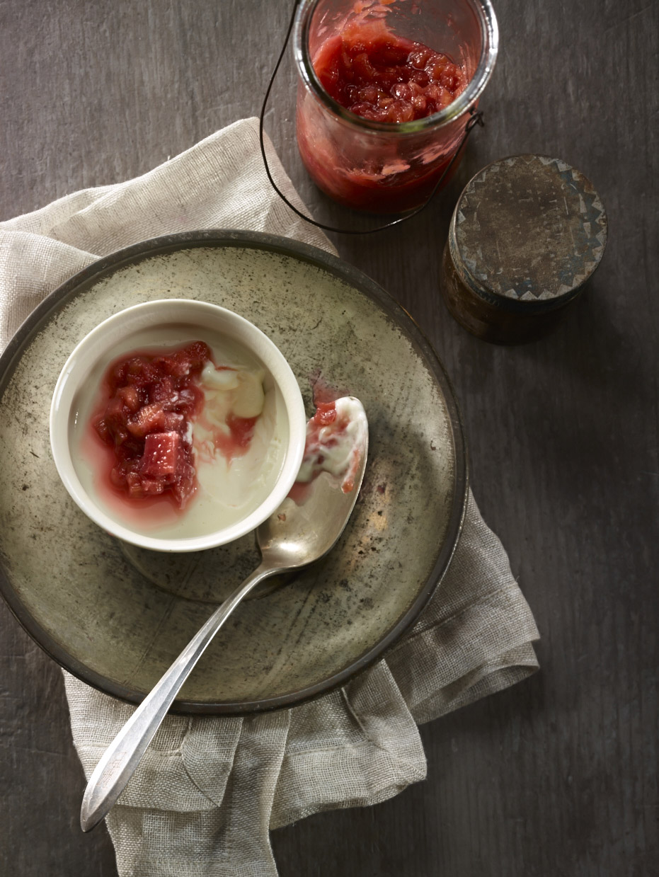 liberte-sour-cream-panna-cotta-rhubarb-compote-with-ginger