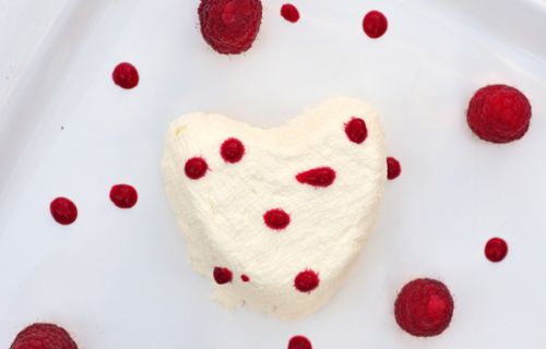 Coeur à la crème with Greek yogurt 